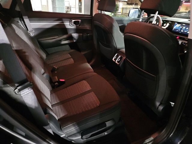 Used 2025 Kia Sorento LX image 31