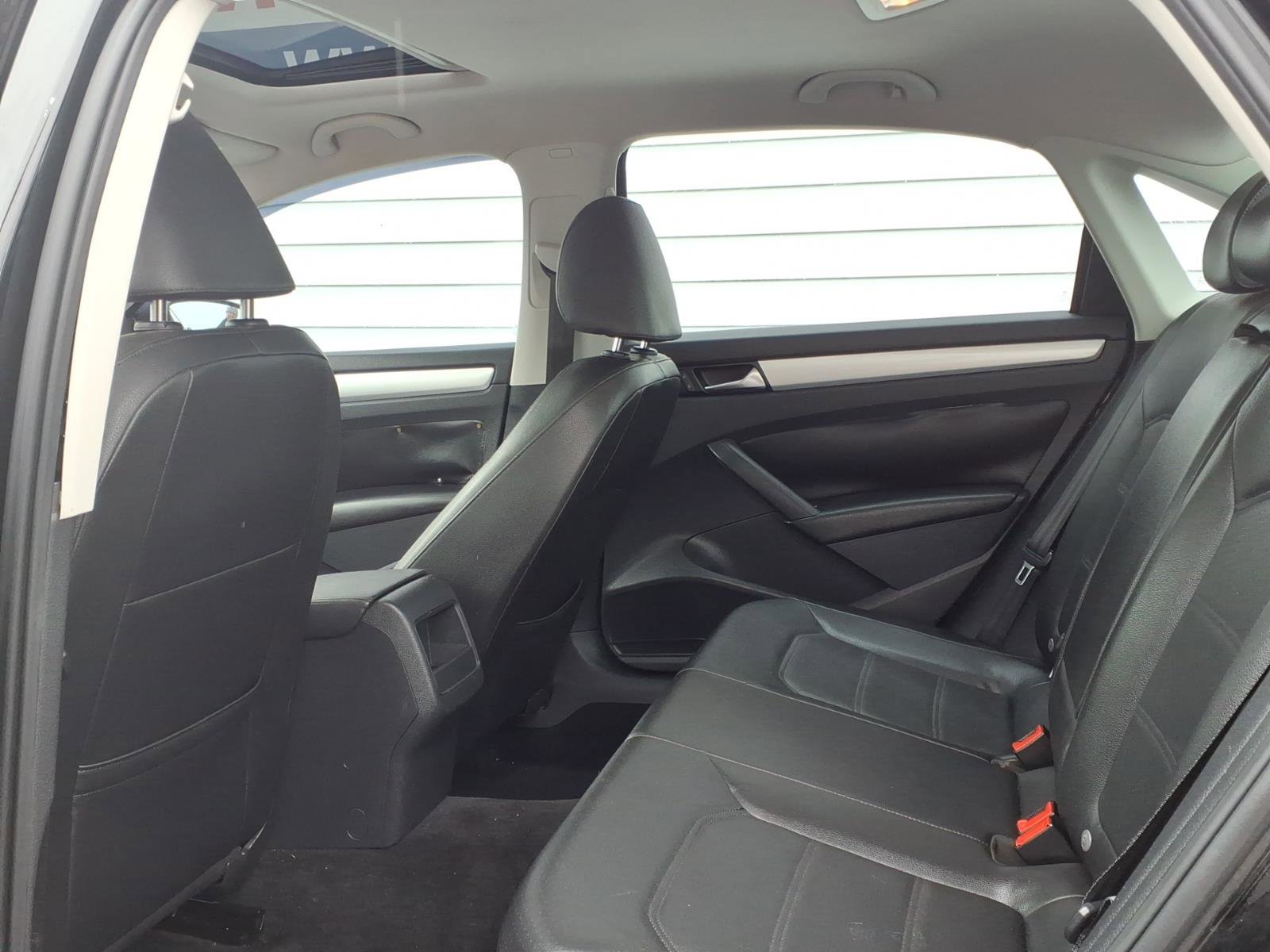 Used 2012 Volkswagen Passat 2.5 SE FWD image 11