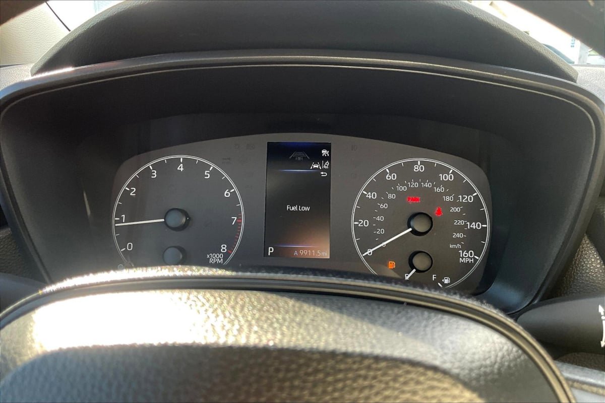 Used 2025 Toyota Corolla LE FWD image 17