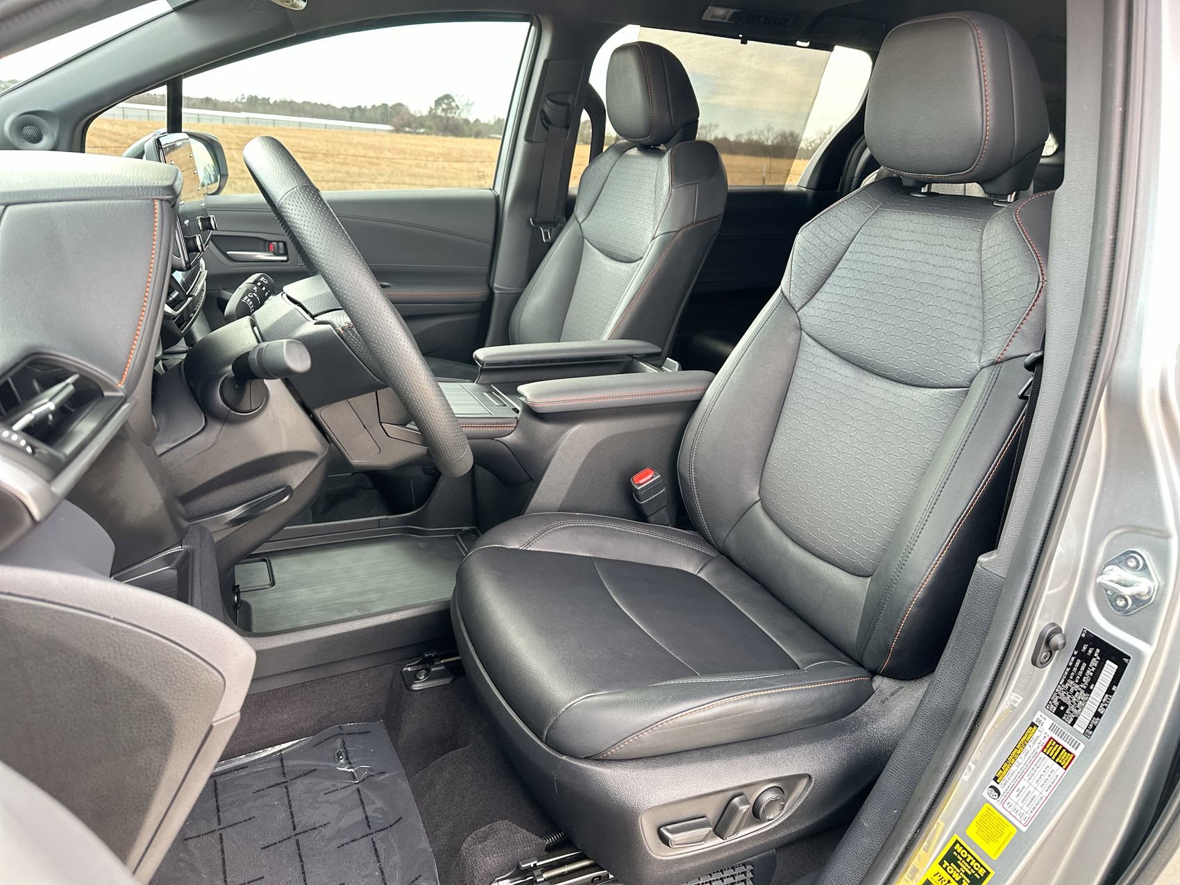 Used 2024 Toyota Sienna XSE w/ XSE Plus Package image 11
