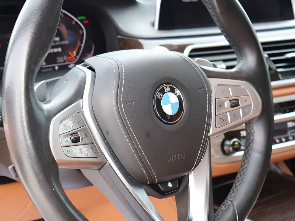 Used 2021 BMW 740i xDrive w/ Premium Package image 20
