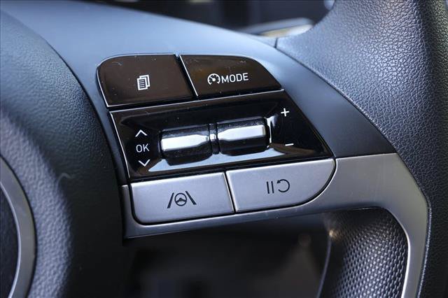 Used 2021 Hyundai Elantra SEL FWD image 15