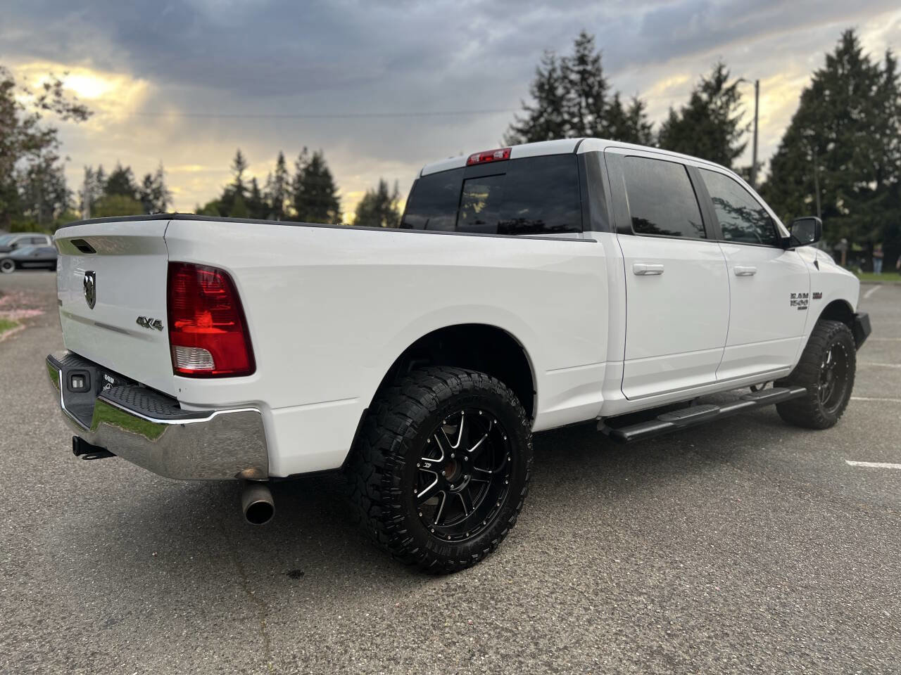 Used 2019 RAM 1500 Classic SLT w/ Protection Group AWD/4WD image 5