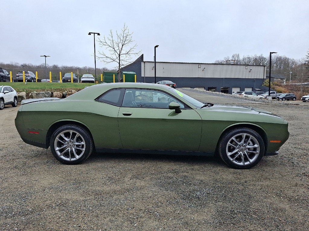 Used 2022 Dodge Challenger SXT w/ Plus Package image 25