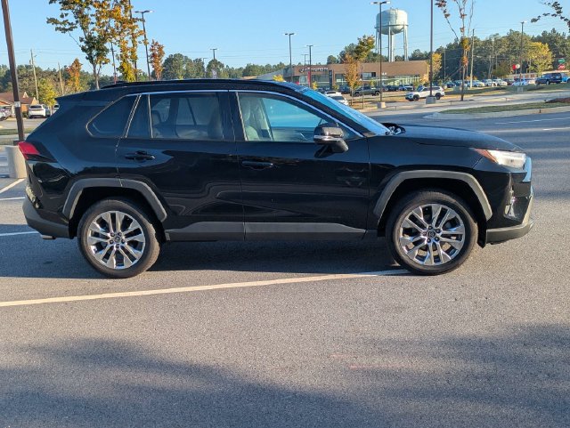 Used 2022 Toyota RAV4 XLE Premium FWD image 3