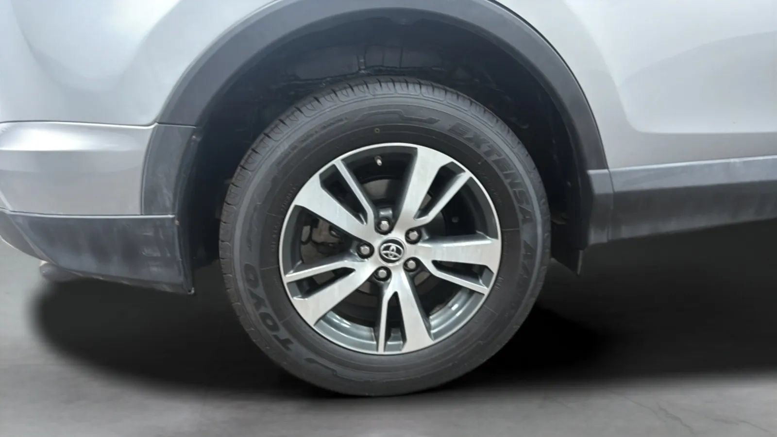 Used 2018 Toyota RAV4 XLE FWD image 27