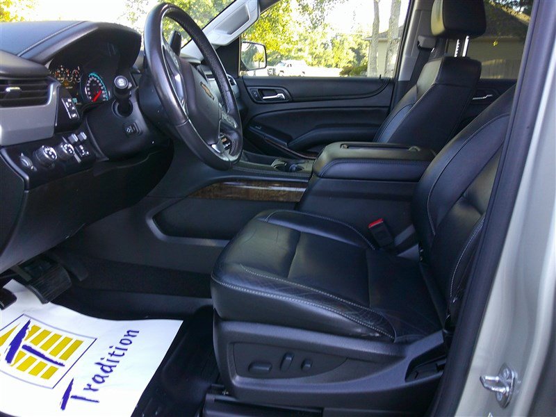 Used 2017 Chevrolet Suburban LT w/ Luxury Package image 10