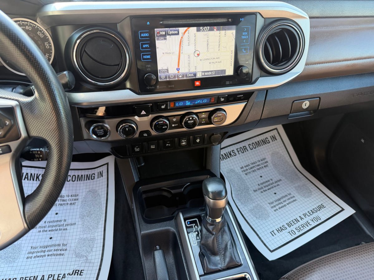 Used 2017 Toyota Tacoma Limited AWD/4WD image 20