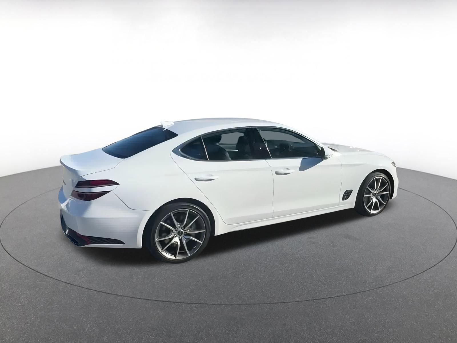 Used 2025 Genesis G70 2.5T image 14