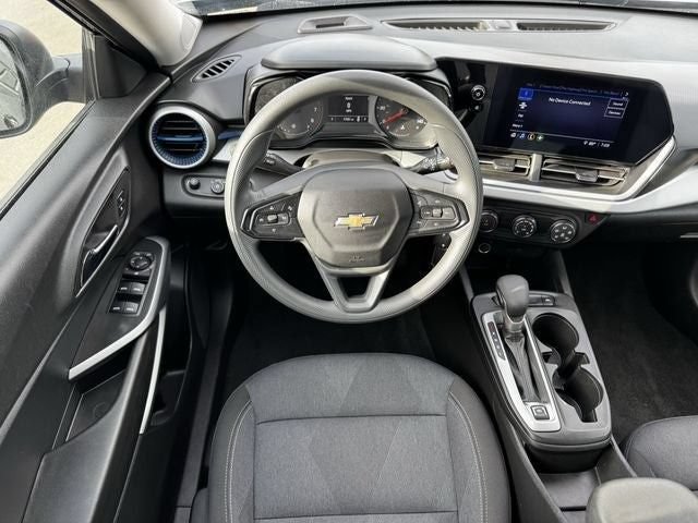 Used 2025 Chevrolet Trax LS FWD image 13