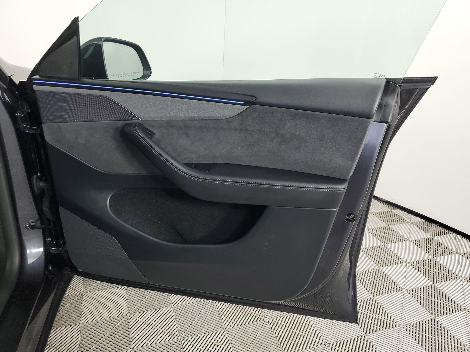 Used 2026 Tesla Model Y Long Range image 25