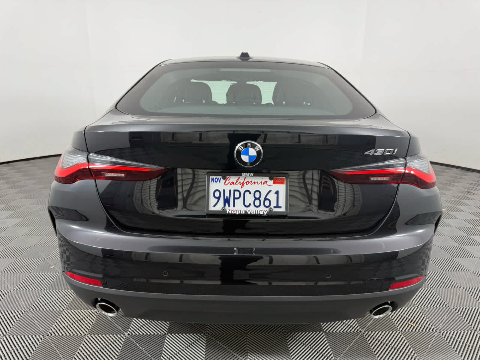 Used 2025 BMW 430i w/ Parking Assistance Package RWD image 4