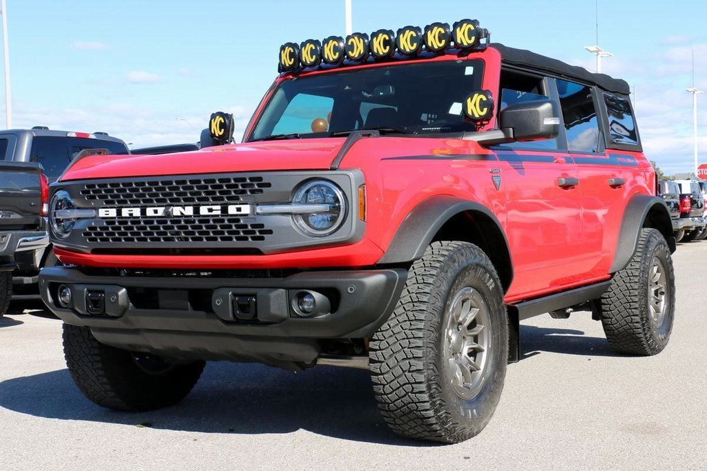 Used 2022 Ford Bronco Badlands image 1