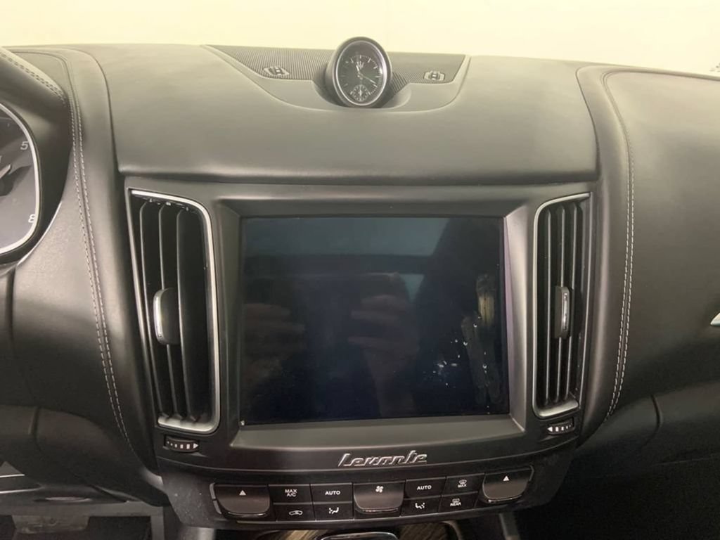 Used 2019 Maserati Levante GranLusso AWD/4WD image 22