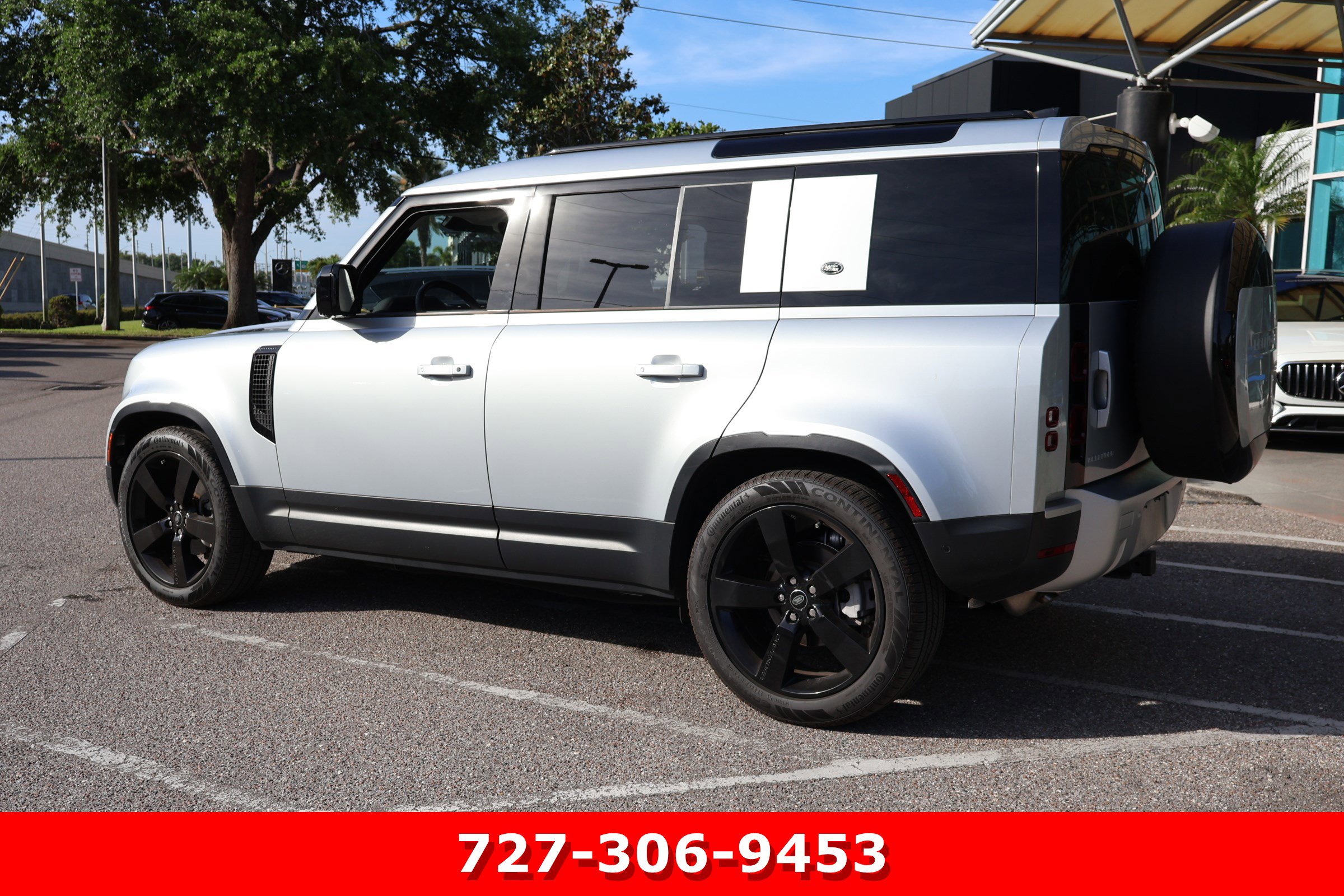 Used 2024 Land Rover Defender 110 S image 7