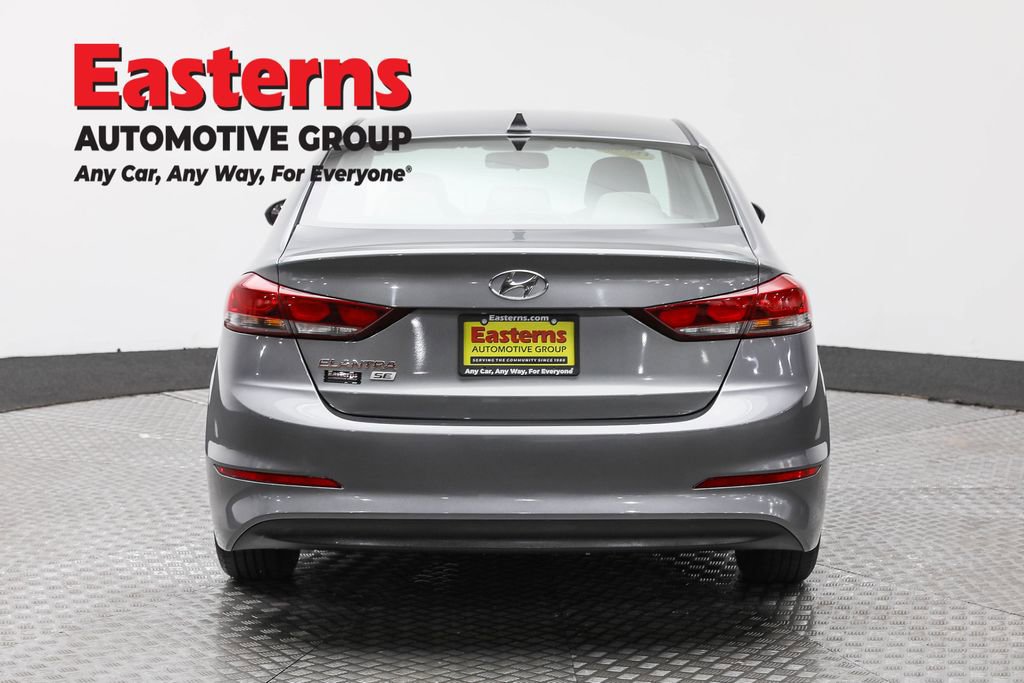 Used 2017 Hyundai Elantra SE w/ Cargo Package image 6