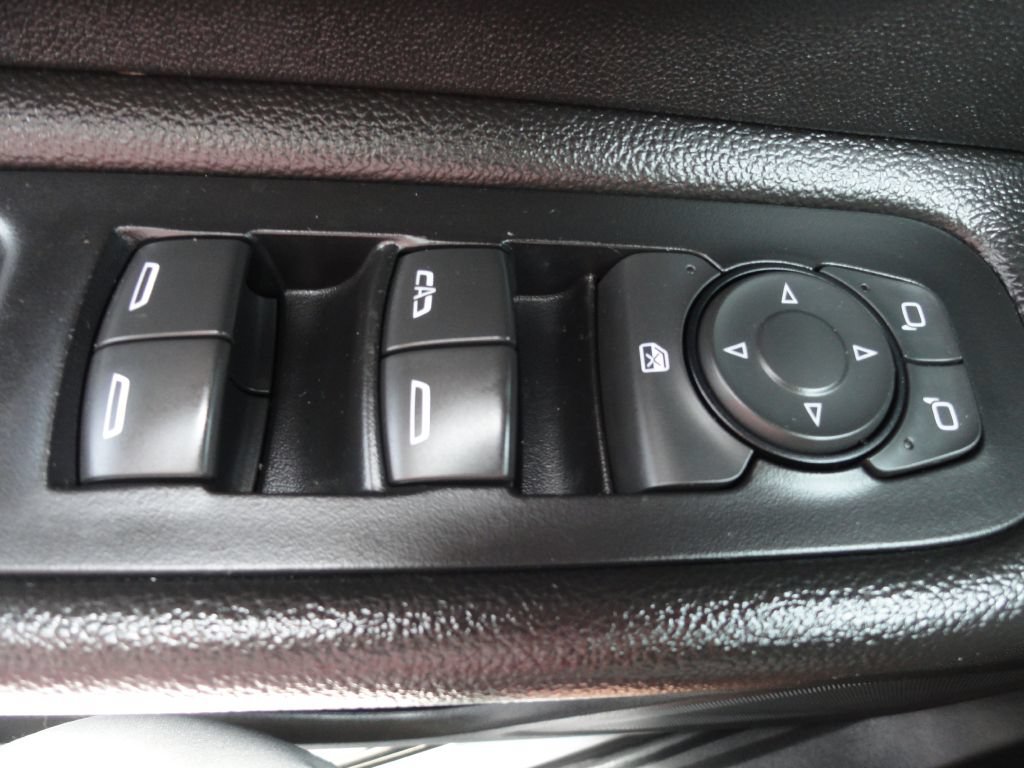 Used 2020 GMC Terrain SLT AWD/4WD image 30