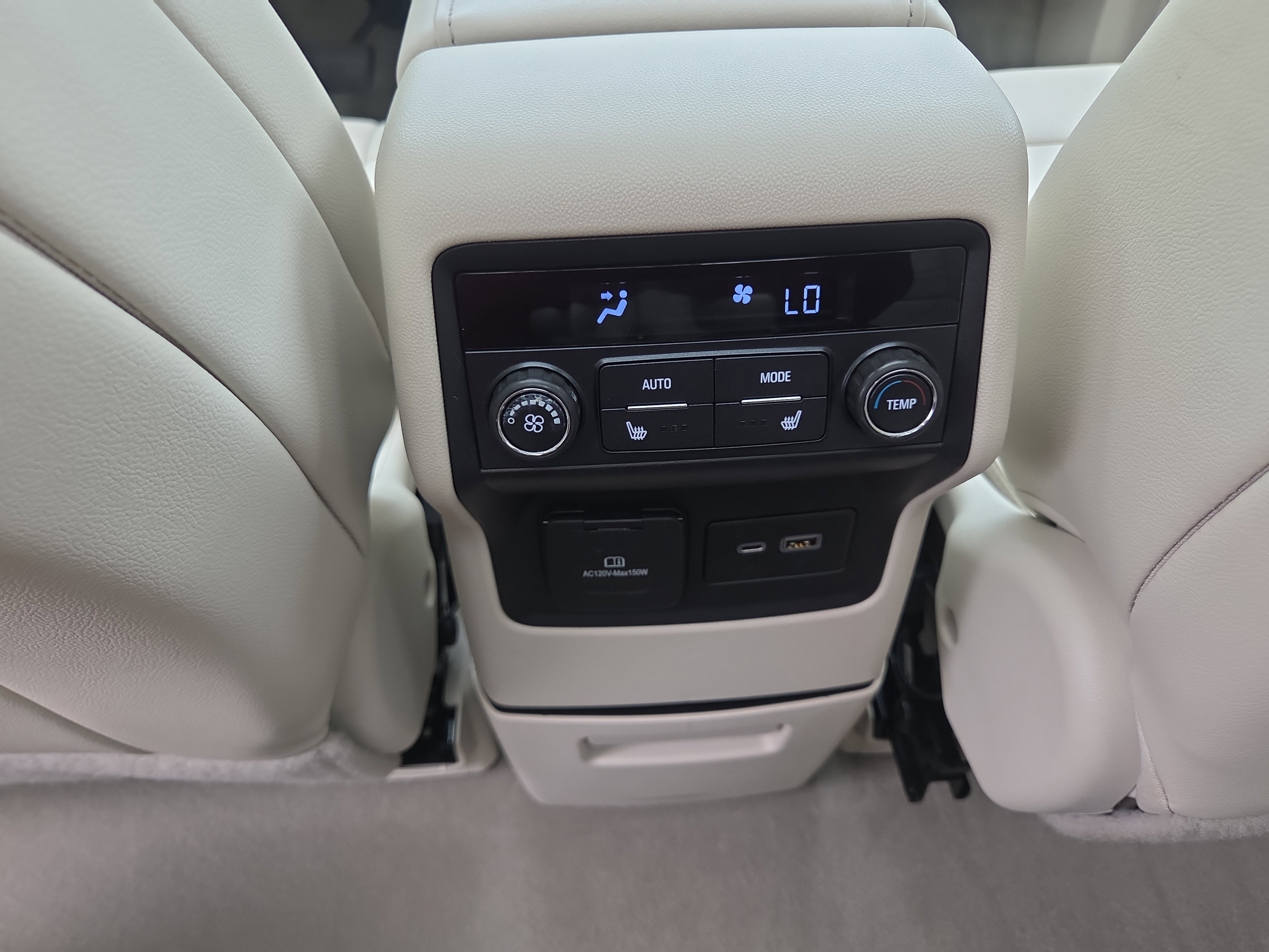 Used 2021 GMC Acadia Denali w/ Denali Ultimate Package AWD/4WD image 24