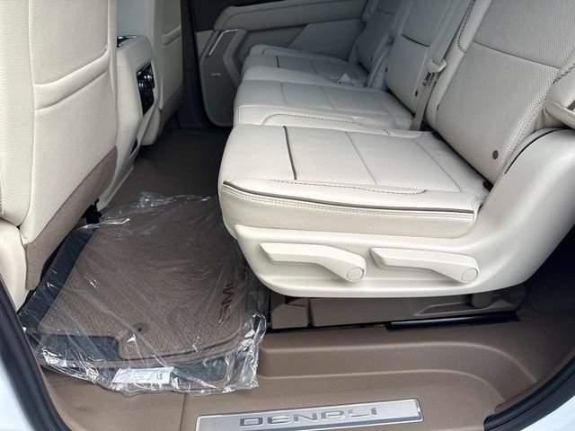 New 2026 GMC Yukon XL Denali w/ Denali Reserve Package AWD/4WD image 14