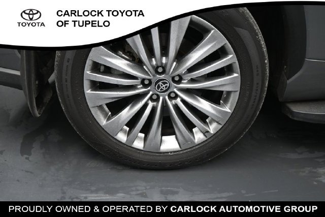 Used 2025 Toyota Highlander Platinum AWD/4WD image 13
