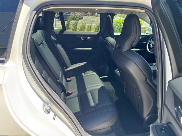 Certified 2025 Volvo V60 B5 Cross Country Plus AWD/4WD image 13