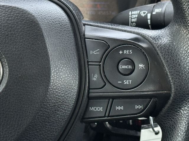 Used 2022 Toyota Corolla LE FWD image 15