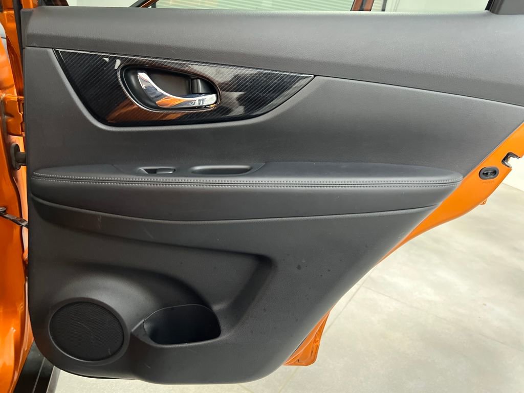 Used 2017 Nissan Rogue SL image 20