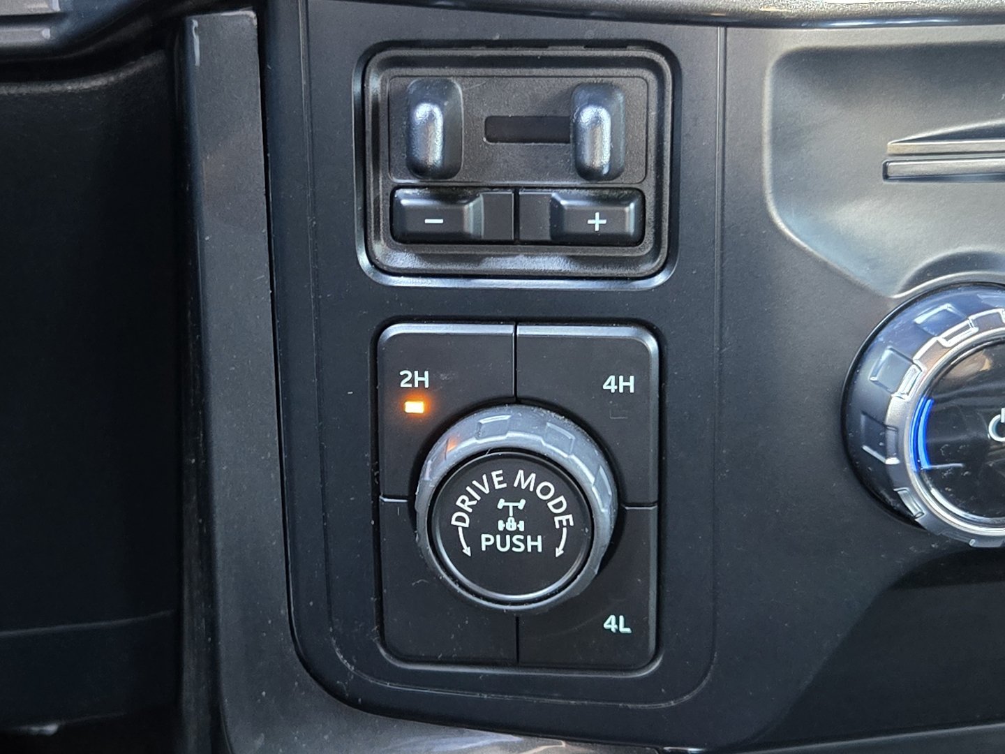 Used 2022 Ford F150 XLT w/ Equipment Group 302A High AWD/4WD image 25