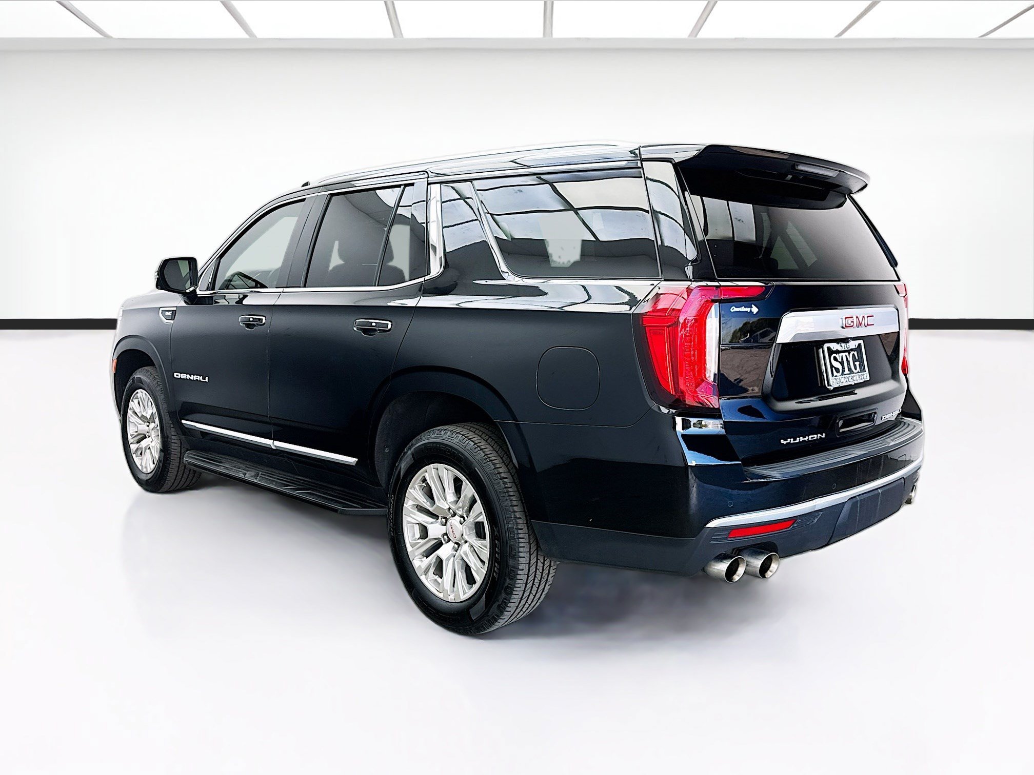 Used 2024 GMC Yukon Denali RWD image 6