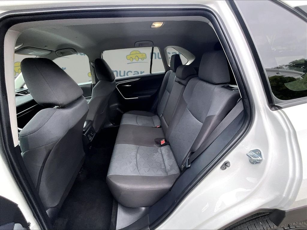 Used 2025 Toyota RAV4 XLE AWD/4WD image 15