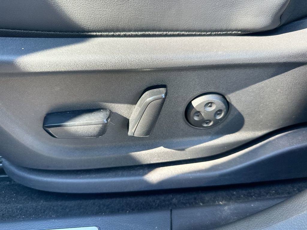 Used 2023 Nissan Ariya AWD image 26