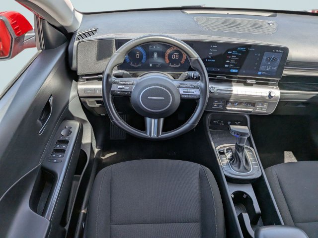 Used 2025 Hyundai Kona SEL AWD/4WD image 15
