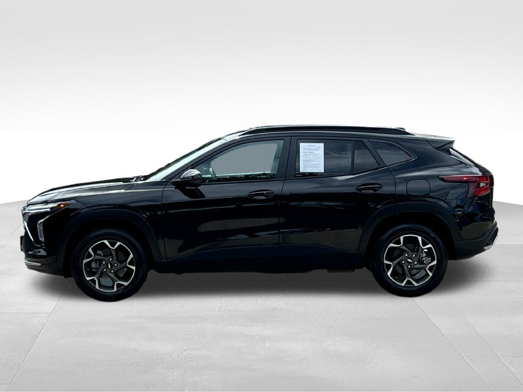 Used 2024 Chevrolet Trax LT w/ Driver Confidence Package FWD image 12