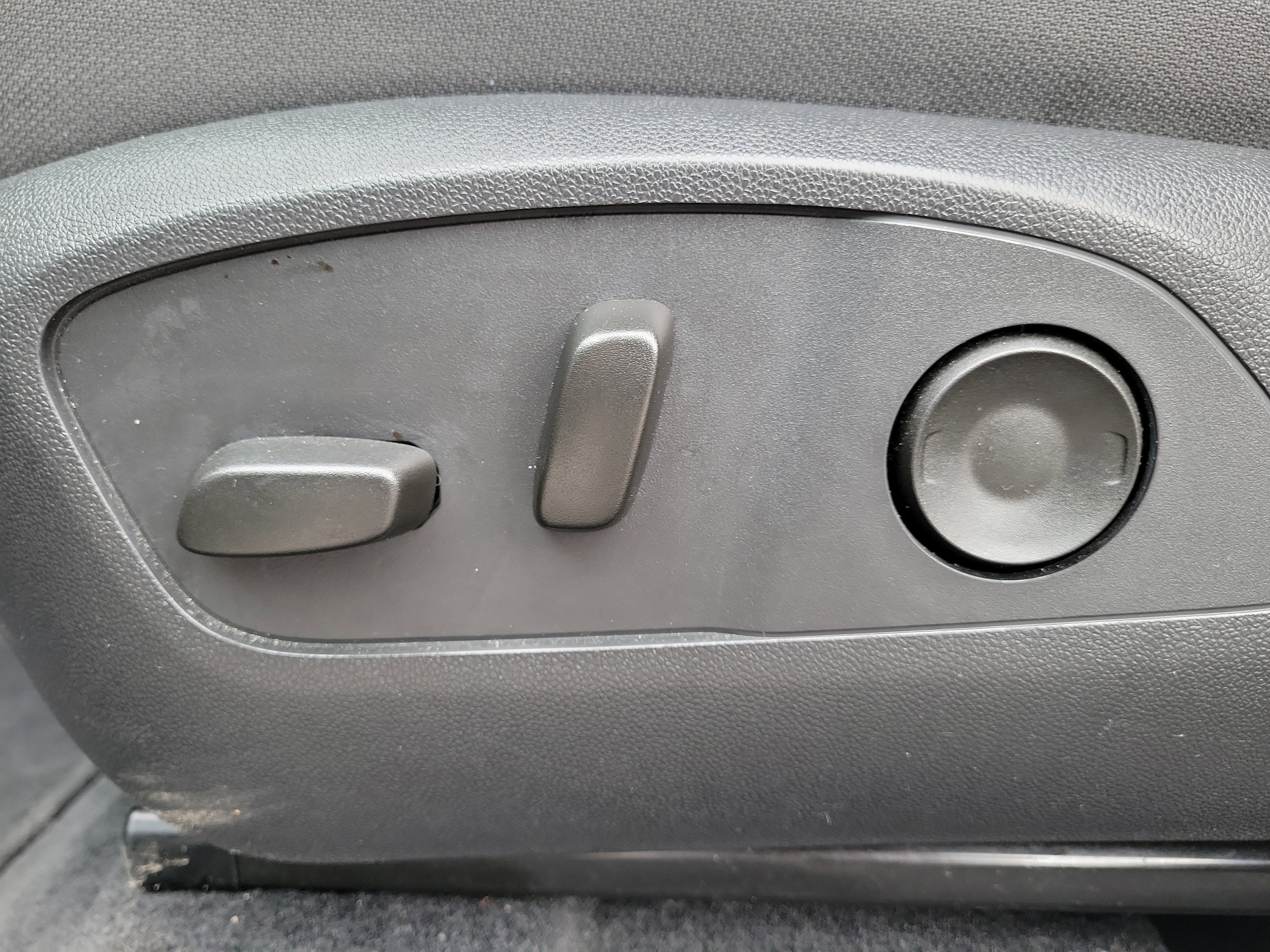 Used 2025 GMC Acadia Elevation image 22