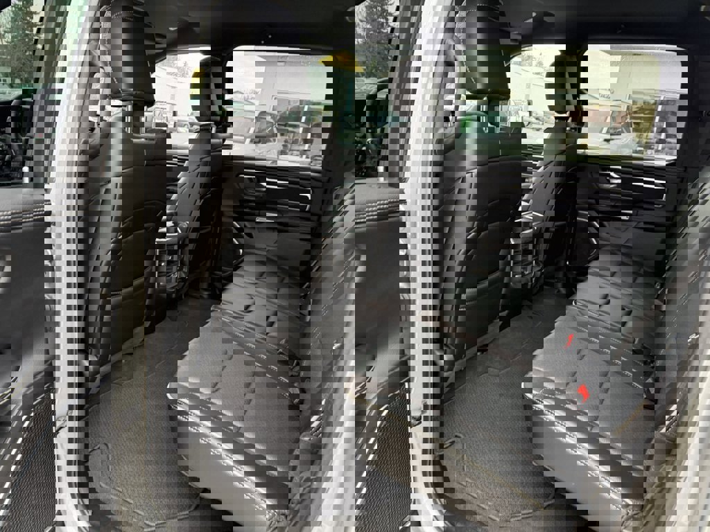 Used 2024 RAM 1500 Laramie image 12