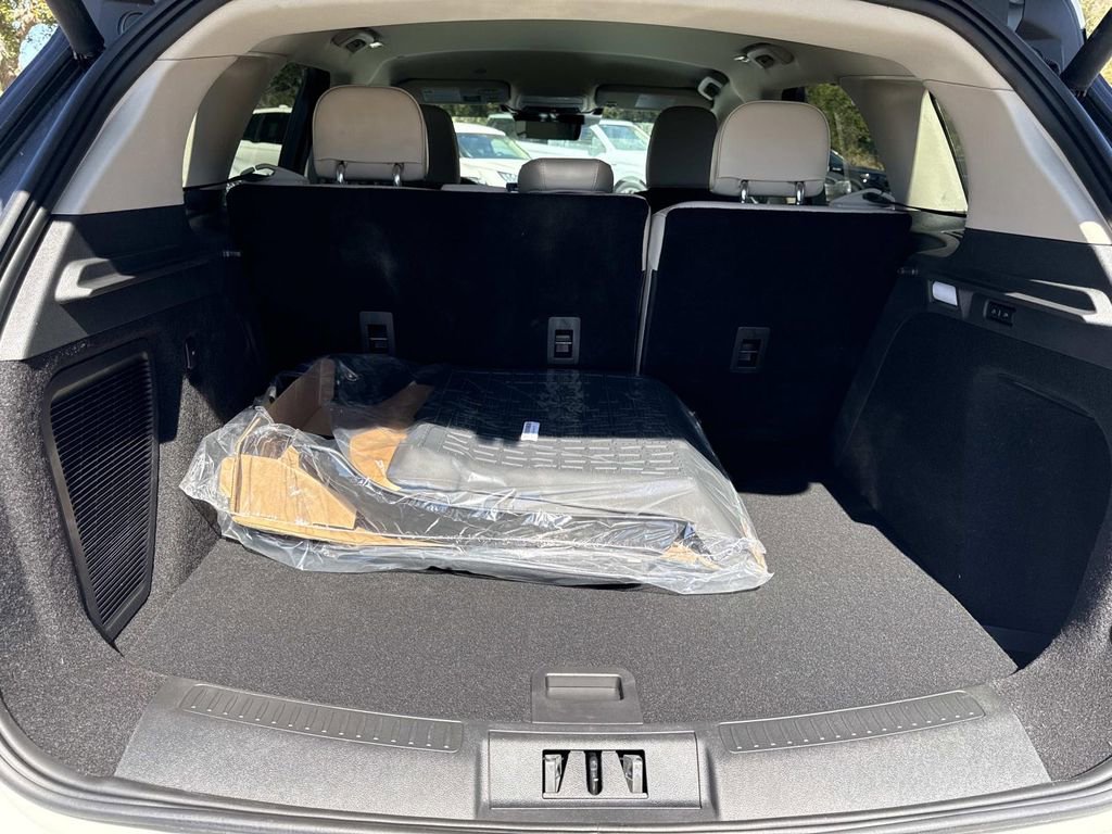 New 2026 Lincoln Corsair Premiere image 11