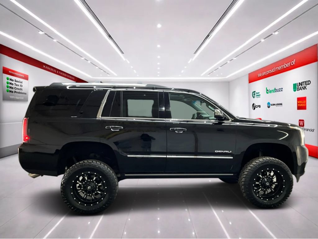 Used 2019 GMC Yukon Denali w/ Denali Ultimate Black Edition image 9
