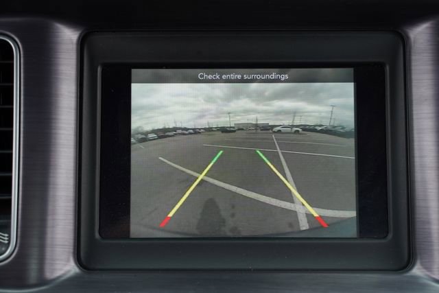 Used 2018 Dodge Charger SXT image 28