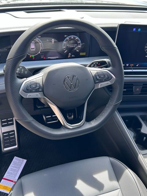 New 2026 Volkswagen Tiguan SE R-Line FWD image 8