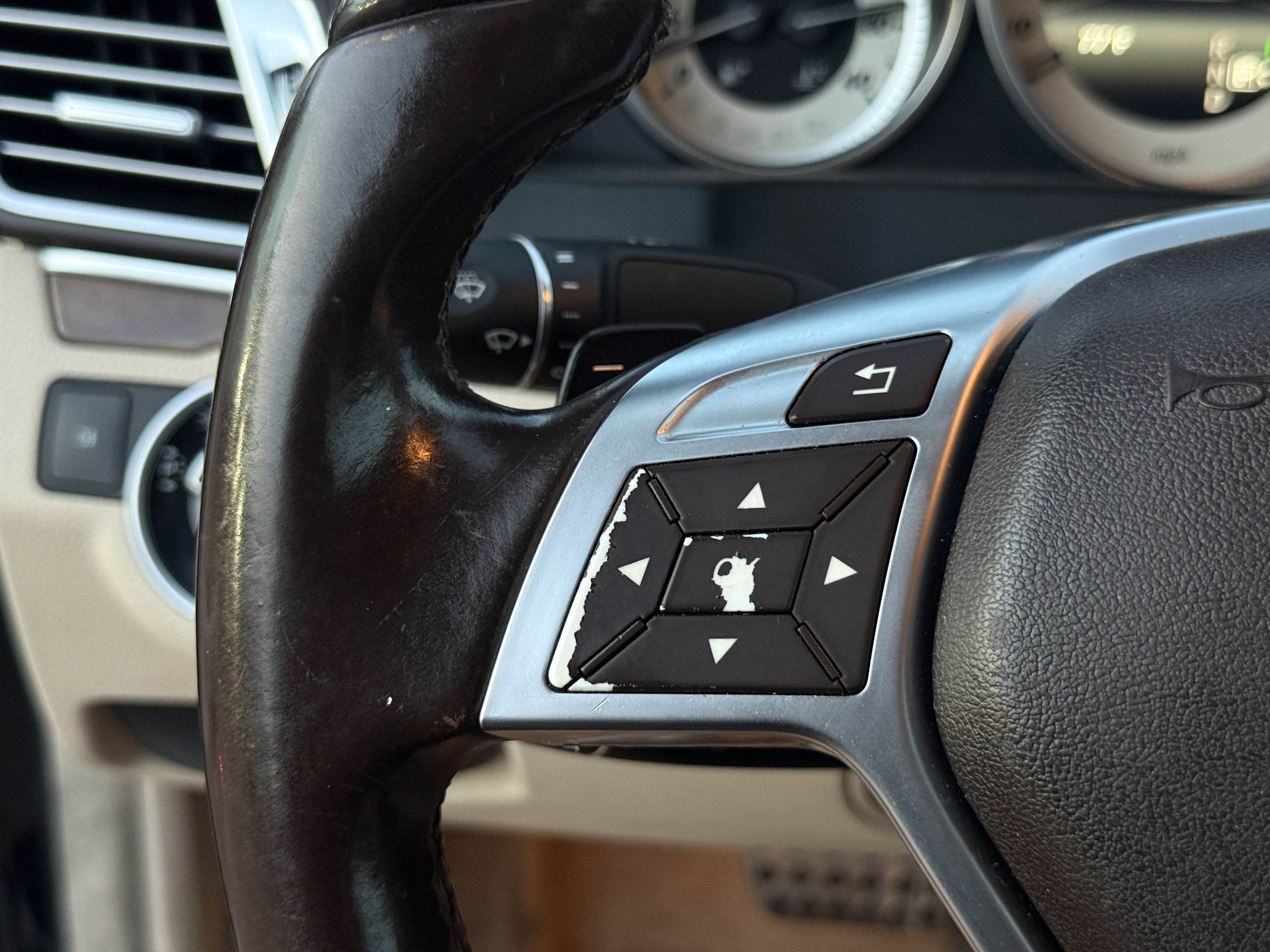 Used 2016 Mercedes-Benz E 550 Cabriolet w/ Premium 2 Package image 18