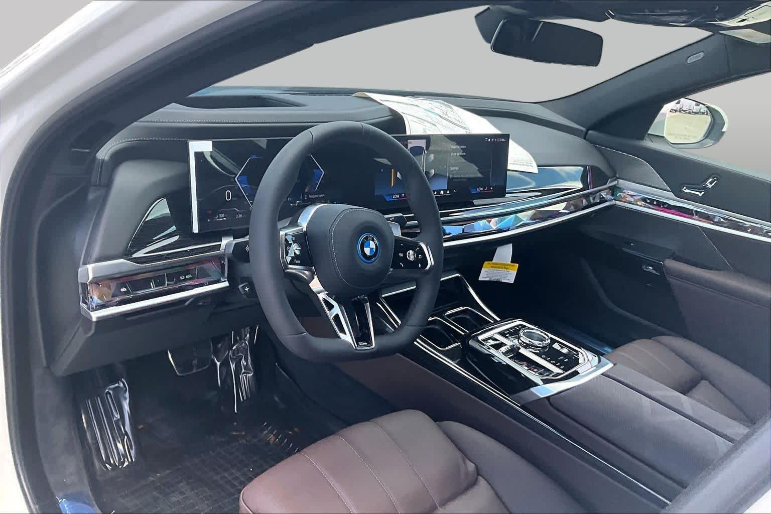 Used 2026 BMW 750e xDrive w/ Executive Package AWD/4WD image 15