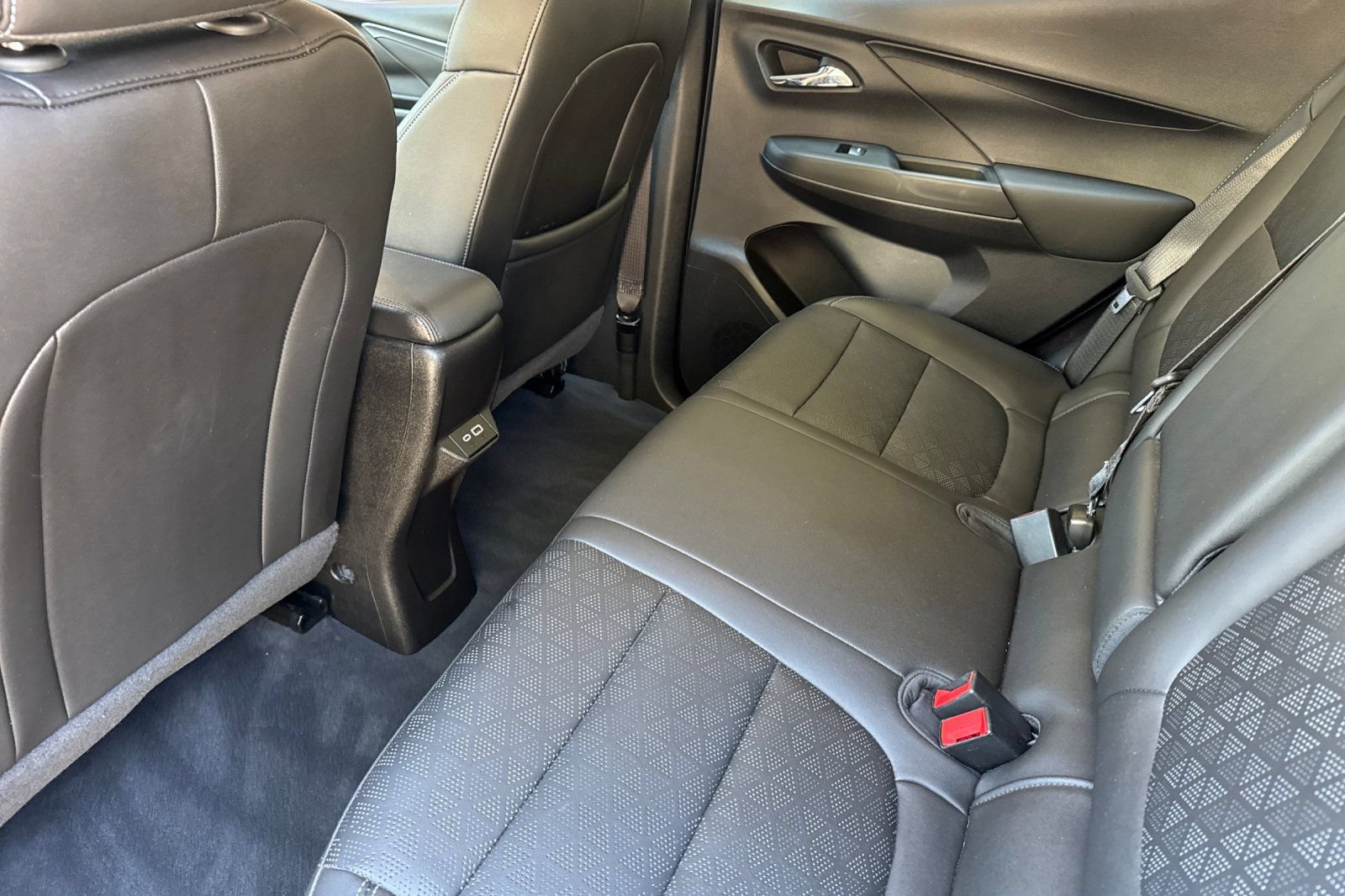 Used 2023 Chevrolet Bolt LT w/ Infotainment Package FWD image 15