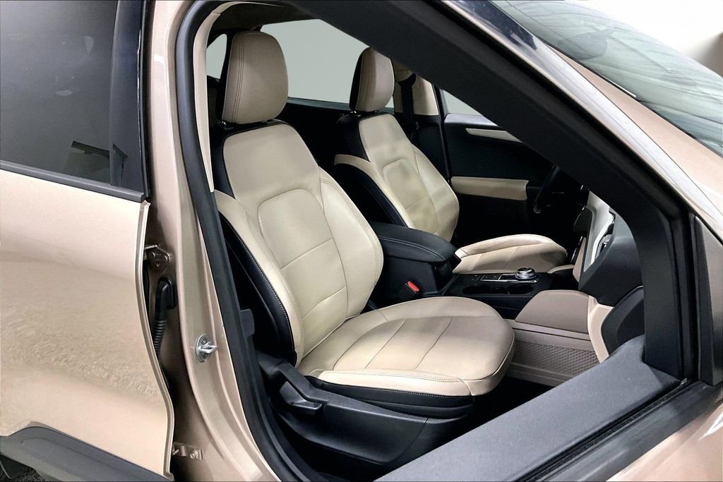 Used 2020 Ford Escape SEL image 28