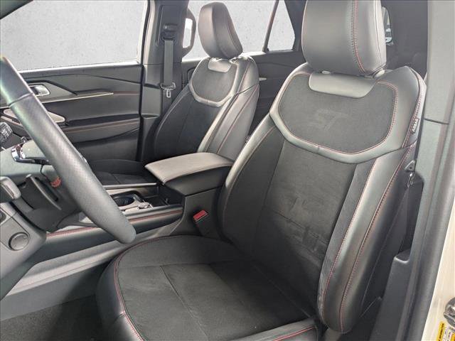 Used 2025 Ford Explorer ST image 18