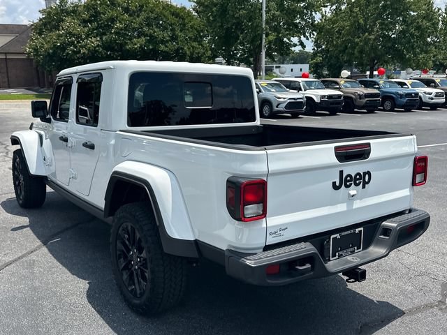 Used 2025 Jeep Gladiator Sport AWD/4WD image 5
