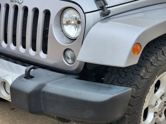 Used 2014 Jeep Wrangler Unlimited Sahara w/ Connectivity Group image 8