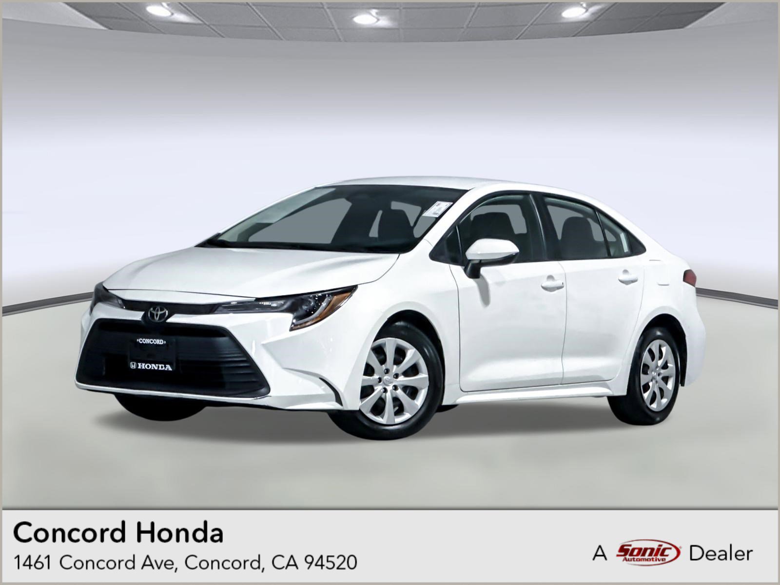 Used 2025 Toyota Corolla LE FWD image 1