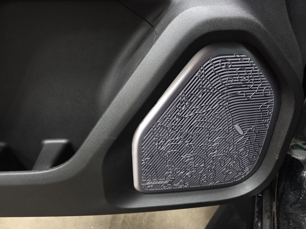 New 2026 GMC Hummer EV SUV w/ LPO, Dark Essentials Package image 31