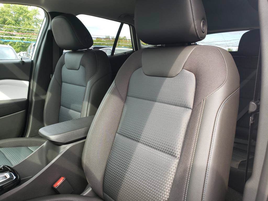 New 2026 Chevrolet Trax LT w/ Sunroof Package FWD image 24