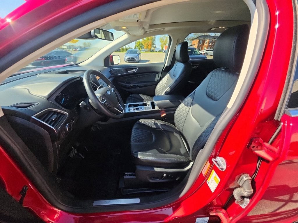 Used 2024 Ford Edge Titanium AWD/4WD image 14